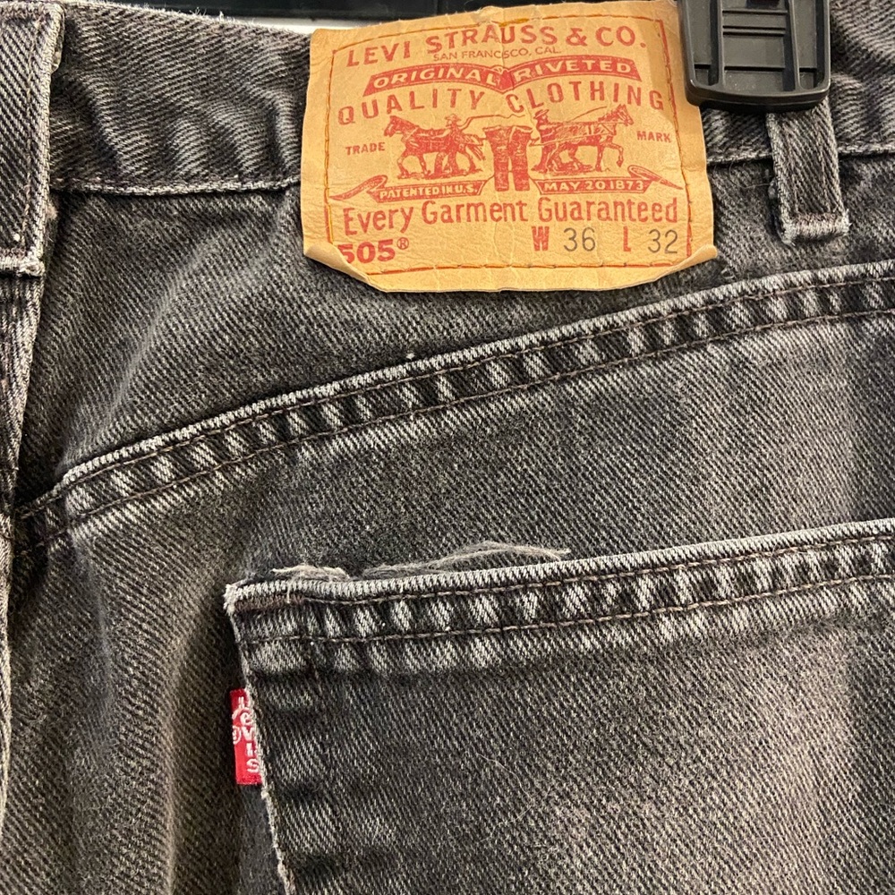 Vintage 2000s Levi 505 jeans